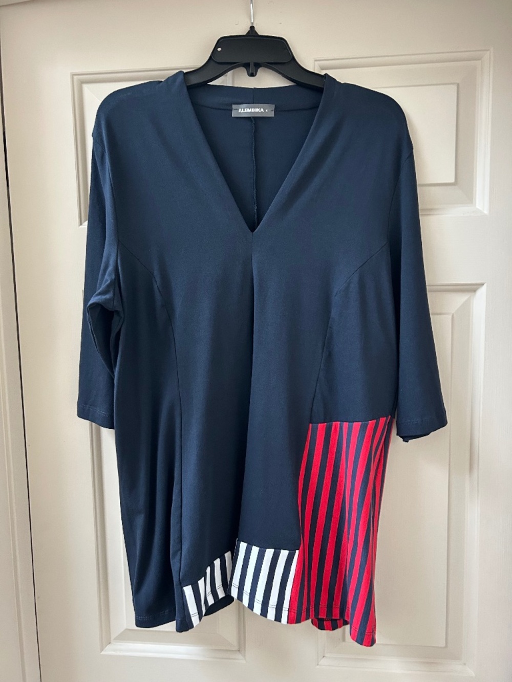 ALEMBIKA TOP NWOT